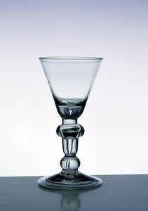 Gobelet à tige balustre, vers 1700-20